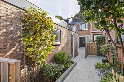 St. Walburgbuitensingel 42, Tiel