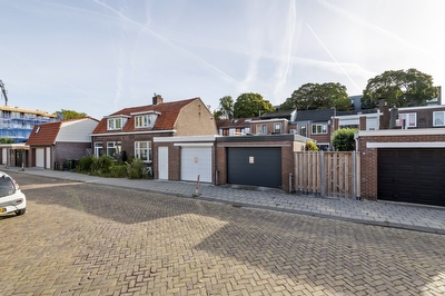 St. Walburgbuitensingel 42, Tiel